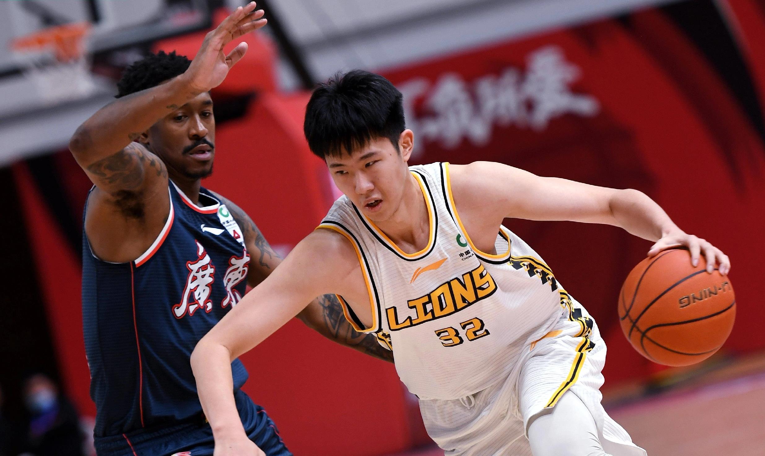 窗口期浙江队备战CBA常规赛，主帅复盘细节曝光，信心回归，训练强度明显提升的简单介绍